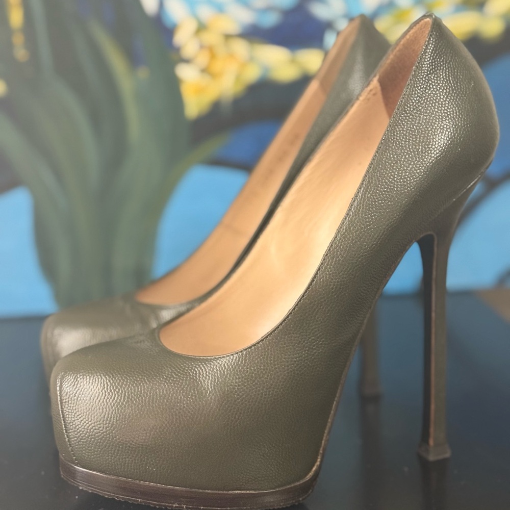 Yves Saint Laurent Olive Green Heels